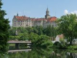 Bild zu: Schloss-Ansicht von der Donau